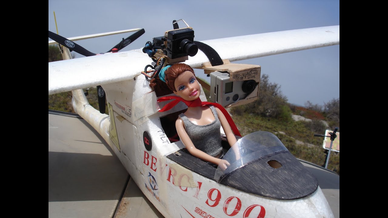 Barbie flying. Military_Fly_Barbie. Летающий синий помощник Барби. RC plane and girls. Барби и квадрокоптер фото.