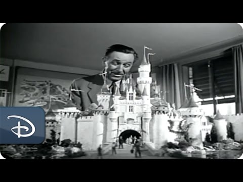 First Kids to Run Through Sleeping Beauty Castle | Disneyland Resort - UC1xwwLwm6WSMbUn_Tp597hQ