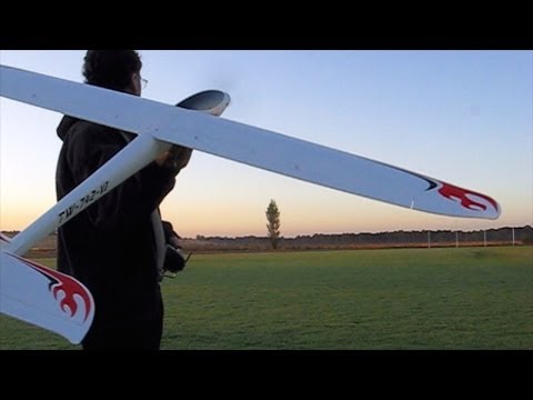 Phoenix 1600 EPO Composite Glider First Flight. - UChaB9zgXla8Q8a0EqG-3GQg