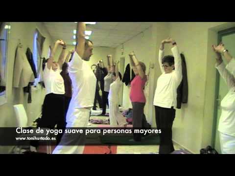 Clase de yoga para personas mayores. - UCs7zBWouypzo3eYwQSyLtFw