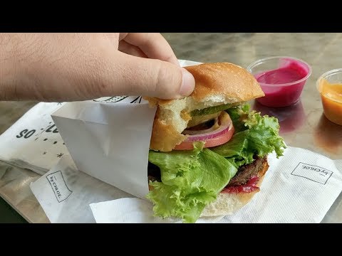 We tried a burger from the chain that wants to be the McDonald's of vegan fast food - UCcyq283he07B7_KUX07mmtA