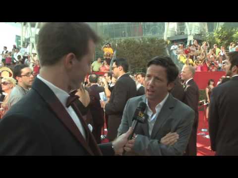 Primetime Emmy 61 Red Carpet Interview - Ross McCall - UClzCn8DxRSCuMFv_WfzkcrQ