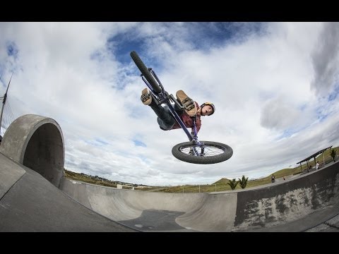 BMX session on a giant dam - UCblfuW_4rakIf2h6aqANefA