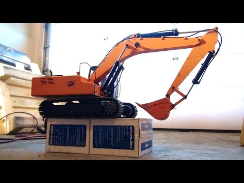 RC ADVENTURES - Hydraulic Excavator Lifts Itself Up - 1/12th scale 4200xl Earth Digger - RC4WD - UCxcjVHL-2o3D6Q9esu05a1Q