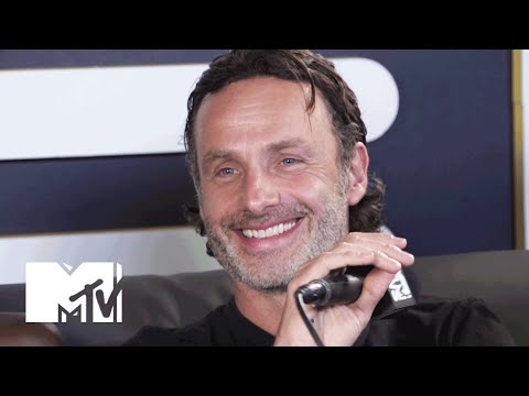 Whose Side Is The ‘Walking Dead’ Cast On In Season 6’s Civil War? | Comic-Con 2015 - UCxAICW_LdkfFYwTqTHHE0vg