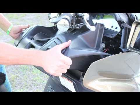 Suzuki Burgman 650 Front Panel Removal without removing the handlebar cover - UCTs-d2DgyuJVRICivxe2Ktg