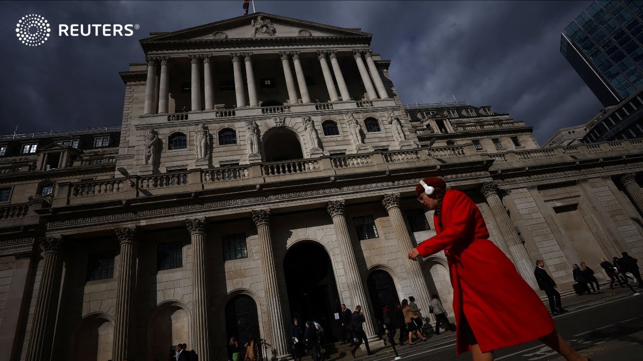 BoE bids to calm markets, but pound is hit again