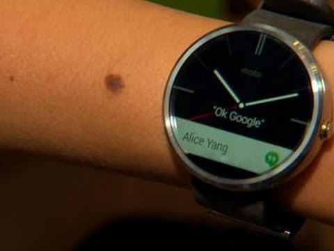 Moto 360, a sleek, circular smartwatch with Android Wear - UCOmcA3f_RrH6b9NmcNa4tdg