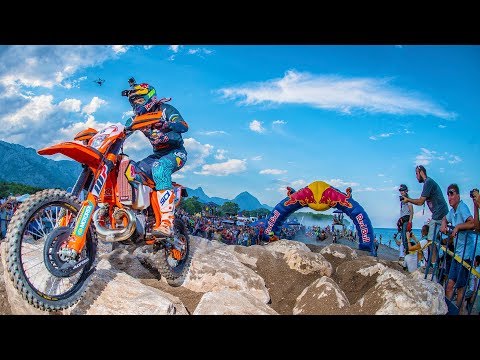 Billy Bolt wins the Battle of the Beach | Red Bull Sea To Sky 2017 - UCblfuW_4rakIf2h6aqANefA