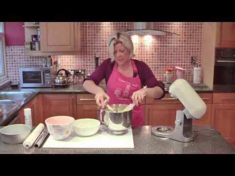 How to make a butter sponge cake - Cake Craft World Video 1 - UC7aC5_knMDwjINCqaiDURmw