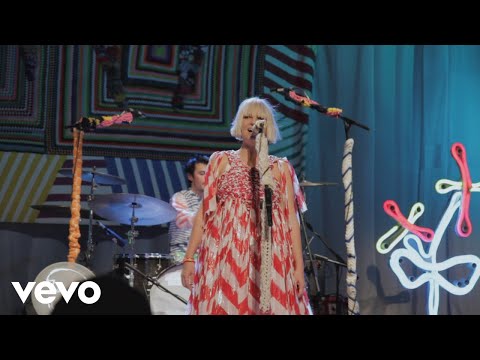 Sia - Clap Your Hands (Live At London Roundhouse) - UCmKdSrwf1e8coqAzUsrVHZw