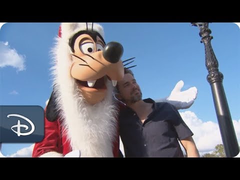 Matt Bomer Shares Holiday Cheer at Epcot International Festival of the Holidays - UC1xwwLwm6WSMbUn_Tp597hQ