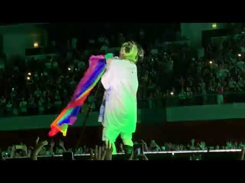 wish you were gay - Billie Eilish in Lisbon, Portugal (04/09/2019)