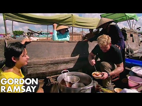 Gordon Ramsay Learns How To Prepare Vietnamese Soup | Gordon's Great Escape - UCIEv3lZ_tNXHzL3ox-_uUGQ