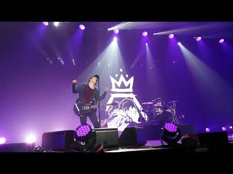 FALL OUT BOY - Church (Paris, Apr 3rd 2018)