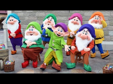 We Meet All Seven Dwarfs at Mickey's Not-So-Scary Halloween Party, Walt Disney World - UCe-gHr2O_LP7t0YJYHZQZlg