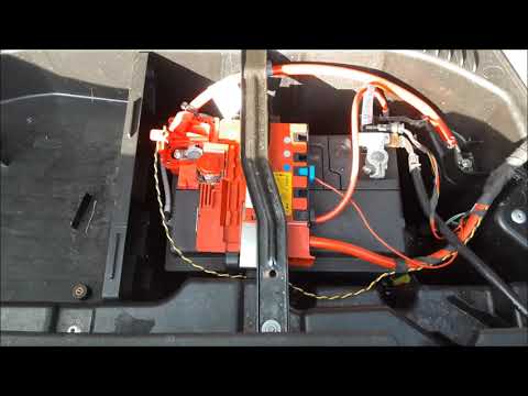 Where is the battery located in the BMW X1? - BMW X1 (F48)