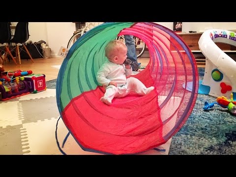 Baby Stuck in Tunnel - UCtinbF-Q-fVthA0qrFQTgXQ