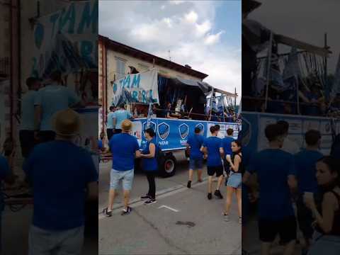 Sfilata dei carri della corsa delle botti di Castelnuovo Don Bosco