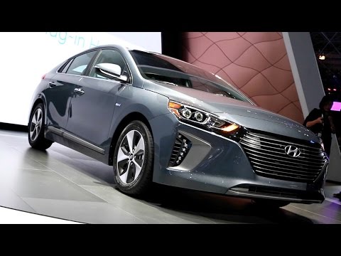 2017 Hyundai Ioniq - 2016 New York Auto Show - UCj9yUGuMVVdm2DqyvJPUeUQ