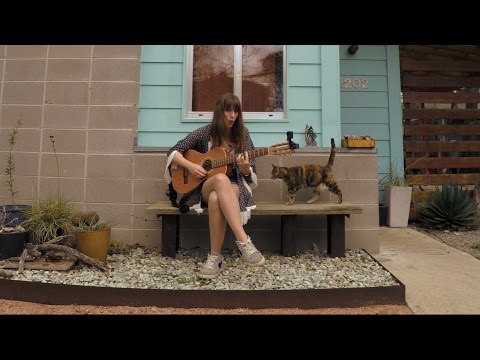 GoPro Music: Luisa Sobral Serenades Her Magic Cat - UCqhnX4jA0A5paNd1v-zEysw