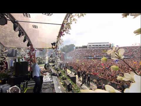 Afrojack at Tomorrowland 2012 - UCsN8M73DMWa8SPp5o_0IAQQ