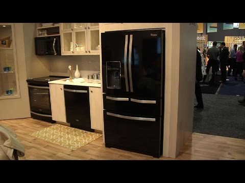 Whirlpool gives this french-door fridge an extra compartment - UCOmcA3f_RrH6b9NmcNa4tdg