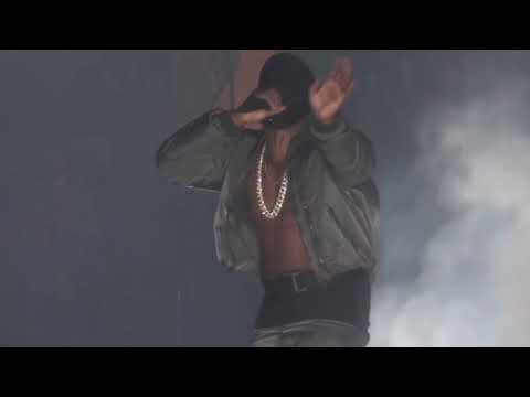 Kanye West - Hold My Liquor (Live from The Yeezus Tour)