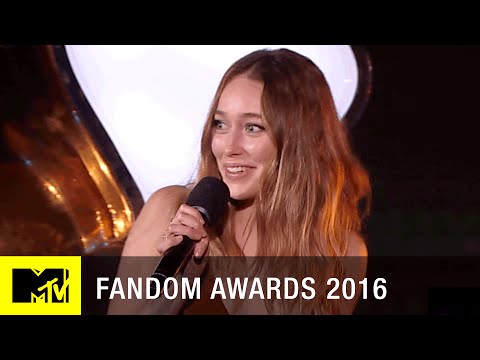 Alycia Debnam-Carey Wins Fan Freakout of the Year | Fandom Awards 2016 | MTV - UCxAICW_LdkfFYwTqTHHE0vg