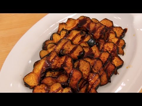 Balsamic Glazed Roasted Acorn Squash - Laura in the Kitchen Episode 248 - UCNbngWUqL2eqRw12yAwcICg