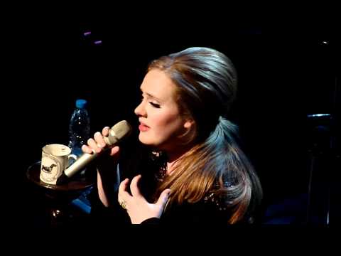 Lovesong (The Cure cover) - Adele @ La Cigale, Paris, France