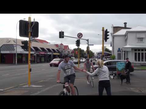 EPIC fixed gear bike race in downtown Auckland City, NZ - UCblfuW_4rakIf2h6aqANefA