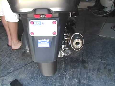 Leo Vince Exhaust On 07 Suzuki Burgman 400 (sounds from stock then leovince) - UCTs-d2DgyuJVRICivxe2Ktg