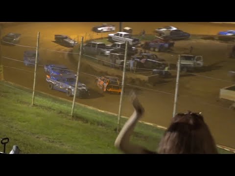 Stock 4b at Winder Barrow Speedway August 13th 2022 - dirt track racing video image