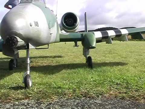 A-10 Warthog at ANZAC 2010 jet meeting - UCQ2sg7vS7JkxKwtZuFZzn-g