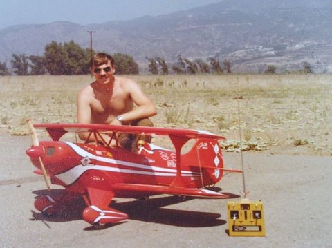 Antique Byron Pitts flies again. - UCvPYY0HFGNha0BEY9up4xXw