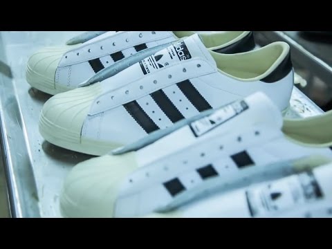 Top 10 Most Iconic Sneakers - UCaWd5_7JhbQBe4dknZhsHJg