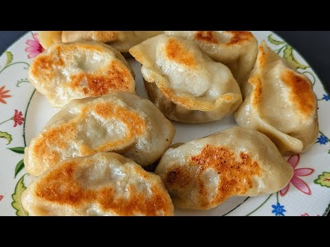 How to make Chinese chives beef dumplings (aka 餃子, jiaozi) and dipping sauce