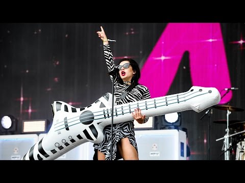 Charli XCX - Famous (Radio 1's Big Weekend 2015)