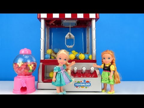 Claw Machine ! Elsa and Anna toddlers win prizes - Arcade game room - UCQ00zWTLrgRQJUb8MHQg21A