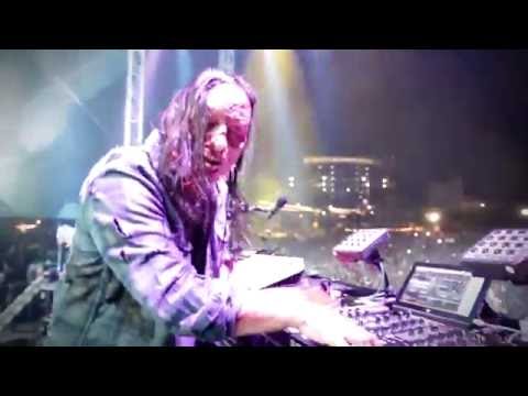 Papercut [Live from Monster Mash 2015] - Linkin Park - UCZU9T1ceaOgwfLRq7OKFU4Q