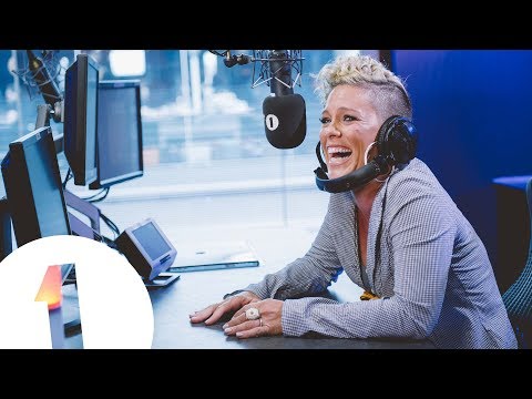 P!nk Forgets Her Own Lyrics!! - UC-FQUIVQ-bZiefzBiQAa8Fw