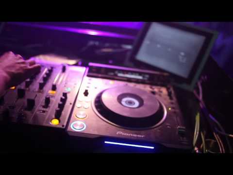 W&W - DJ Mag Video 2010 - UCGZXYc32ri4D0gSLPf2pZXQ