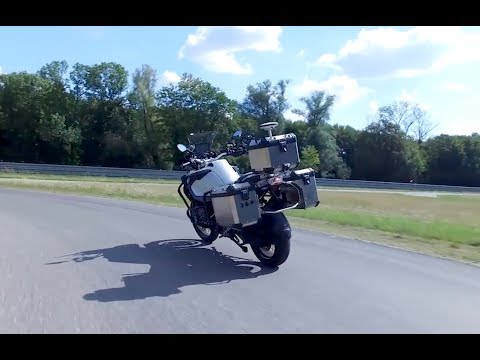 BMW's ride assistance on a motorcycle - UCCjyq_K1Xwfg8Lndy7lKMpA