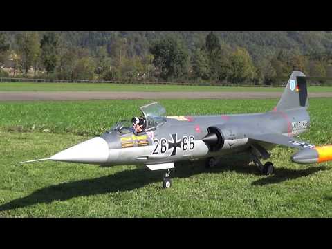 HUGE RC TURBINE JET STARFIGHTER F-104 FLIGHTDAY 2017 HAUSEN - UCTLEcIaYJEbUEzQc3-ZvruQ