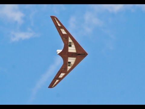 SCHAPEL SA882 TAILLESS FLYING WING JET - JOHN WRIGHT AT WINGS & WHEELS RC MODEL AIRCRAFT SHOW - 2014 - UCMQ5IpqQ9PoRKKJI2HkUxEw