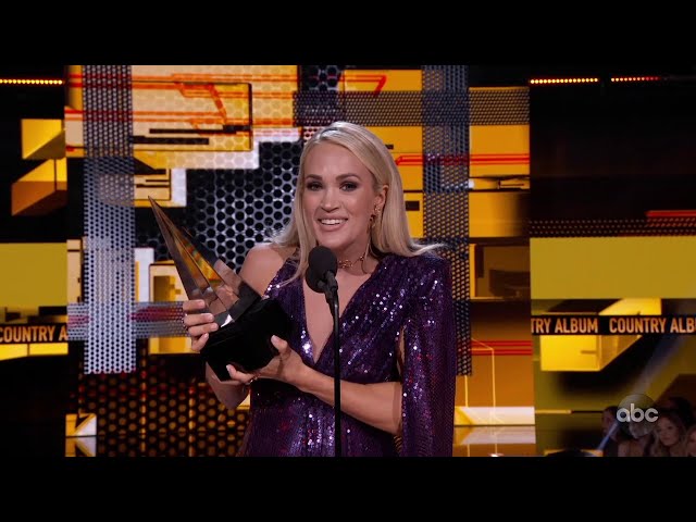 Carrie Underwood Wins Big at the Latin Music Awards