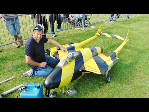 GIANT RC SCALE De HAVILAND VAMPIRE /  WHEELS UP TOUCH N GO ? ANDY JOHNSON - WESTON PARK - 2015 - UCMQ5IpqQ9PoRKKJI2HkUxEw