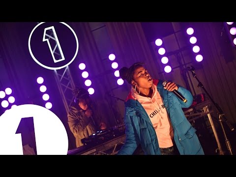 Nadia Rose - Tight Up (Live at Future Festival 2017) - UC-FQUIVQ-bZiefzBiQAa8Fw