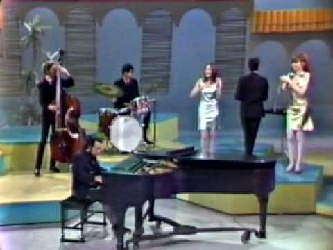 Sergio Mendes & Brasil 66 - Mas que nada (introduced by Eartha Kitt / Something Special 1967) - UCL_2f67Xrpiorwnmeh8BwYA